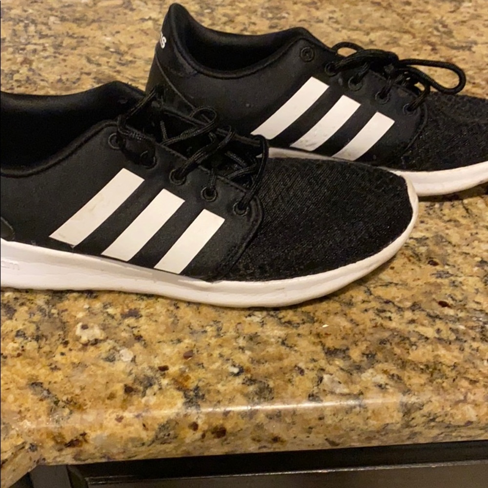 8 1/2 woman’s adidas
